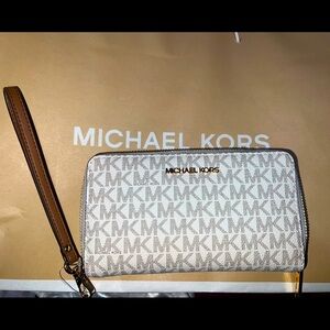 NWT Michael Kors wallet